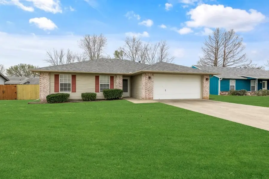 2704 W Easy Street, Rogers, AR 72756 - #2