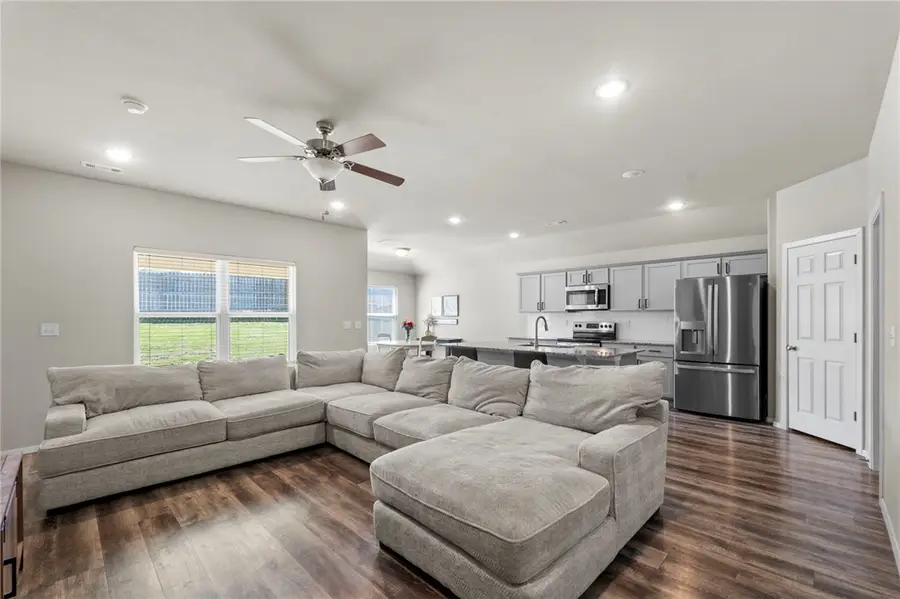 527 Woodcreek Loop, Lowell, AR 72745 - #2