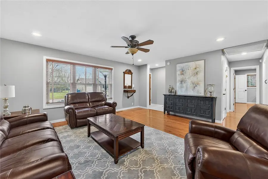 522 Lee Town Drive, Pea Ridge, AR 72751 - #2