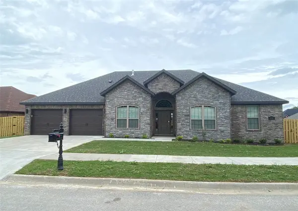 4692 W Triangle Street, Fayetteville, AR 72704