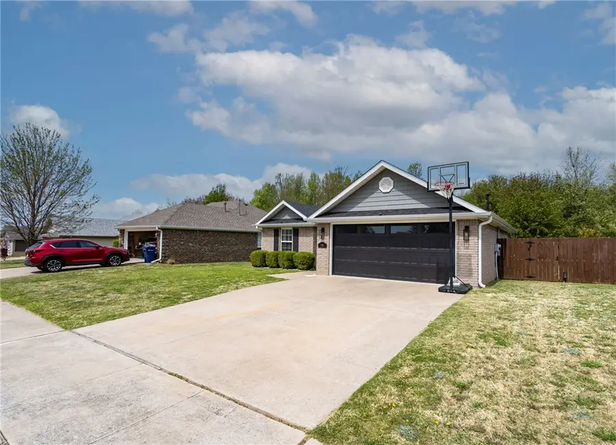 795 Deer Lodge Court, Siloam Springs, AR 72761 - #3