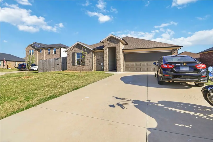 611 W Cattleman Court, Siloam Springs, AR 72761 - #2