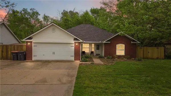 2408 Pin Oak Street, Fayetteville, AR 72701