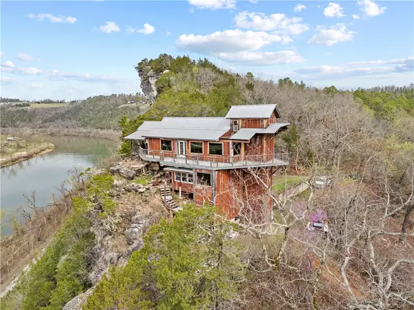 100 Tazewell, Norfork, AR 72658