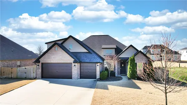 5706 W Lakewood Drive, Rogers, AR 72758