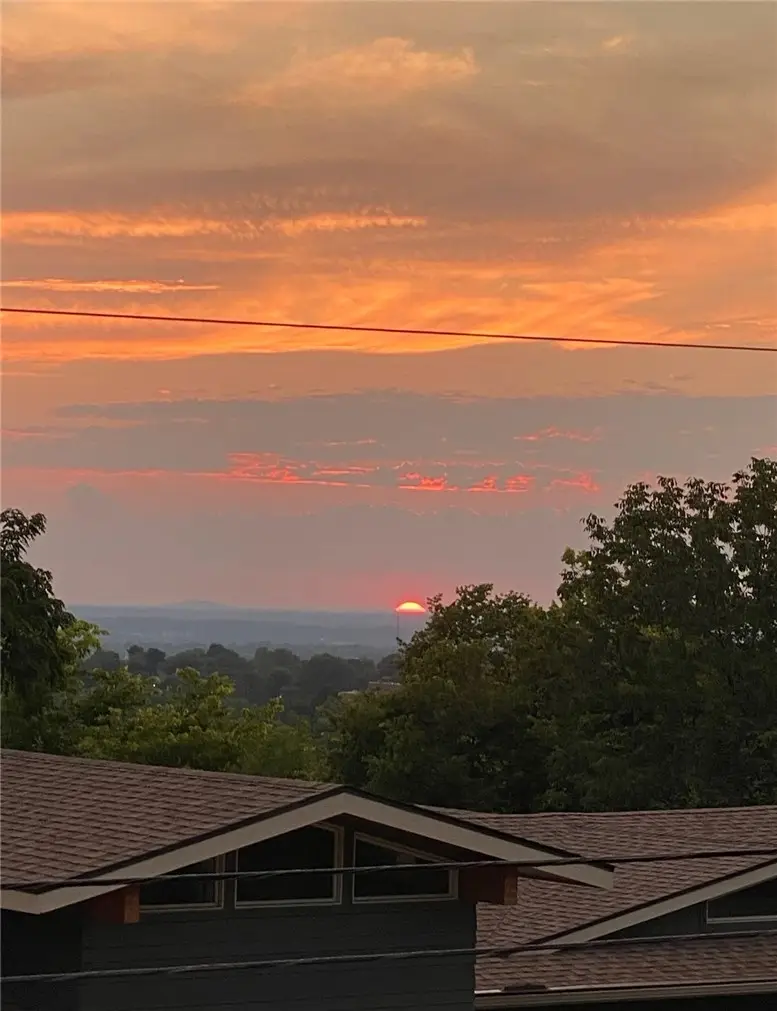 604 N Vinson Avenue, Fayetteville, AR 72701 - #3