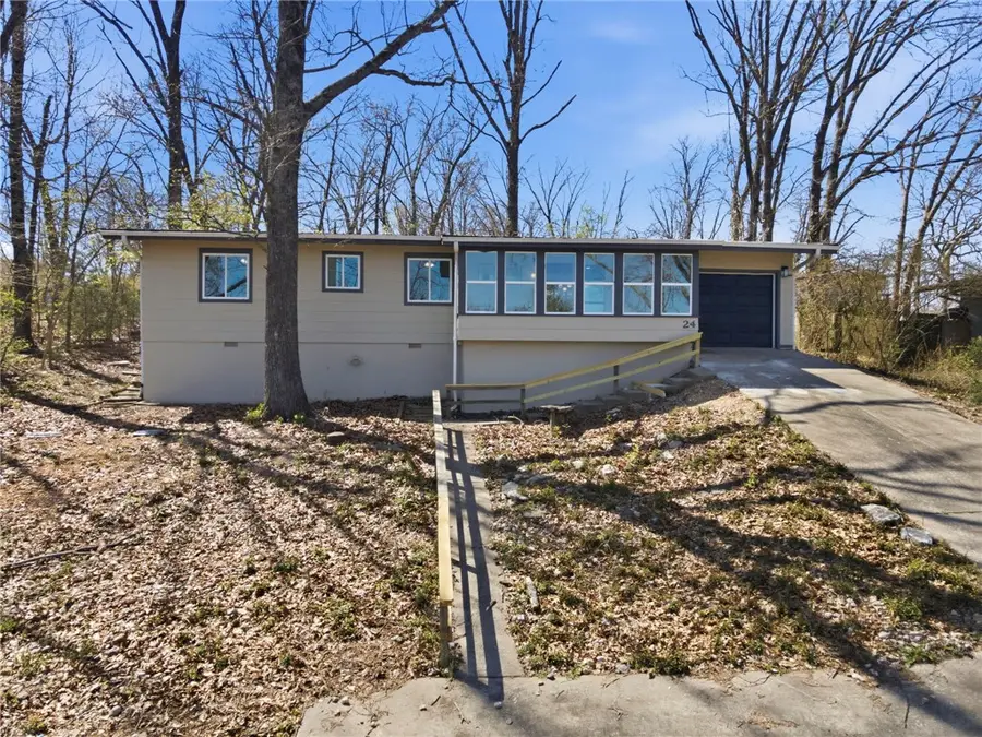 24 Tamworth Circle, Bella Vista, AR 72715 - #2