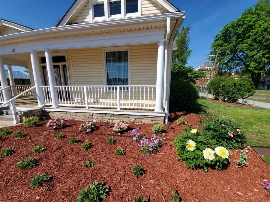 108 S Springfield Street, Berryville, AR 72616 - #2
