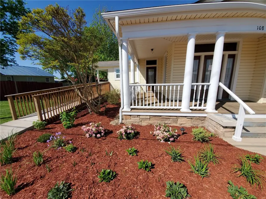 108 S Springfield Street, Berryville, AR 72616 - #3