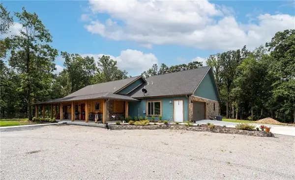 12029 S Edmondson Road, Gentry, AR 72734