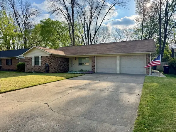 1504 Knoxville Avenue, Russellville, AR 72801