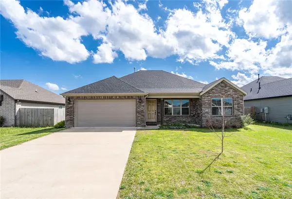 1908 E Endura Park Drive, Siloam Springs, AR 72761
