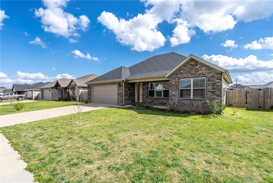 1908 E Endura Park Drive, Siloam Springs, AR 72761 - #2