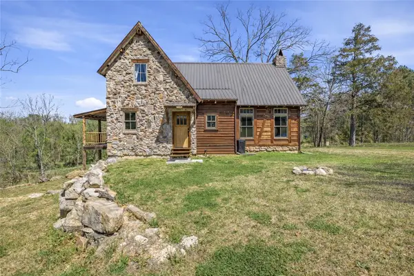 261 Bella Vista Road, Berryville, AR 72616