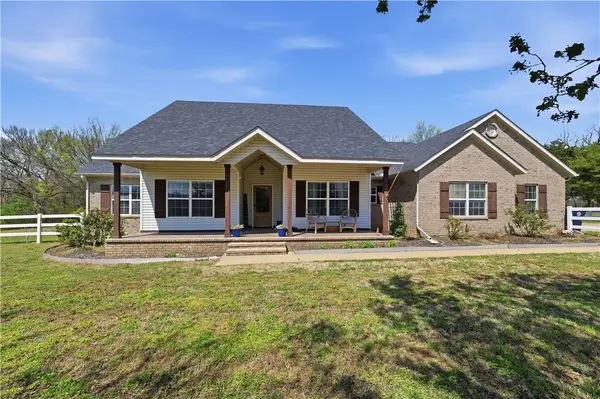 320 Lee Ann Way, Prairie Grove, AR 72753