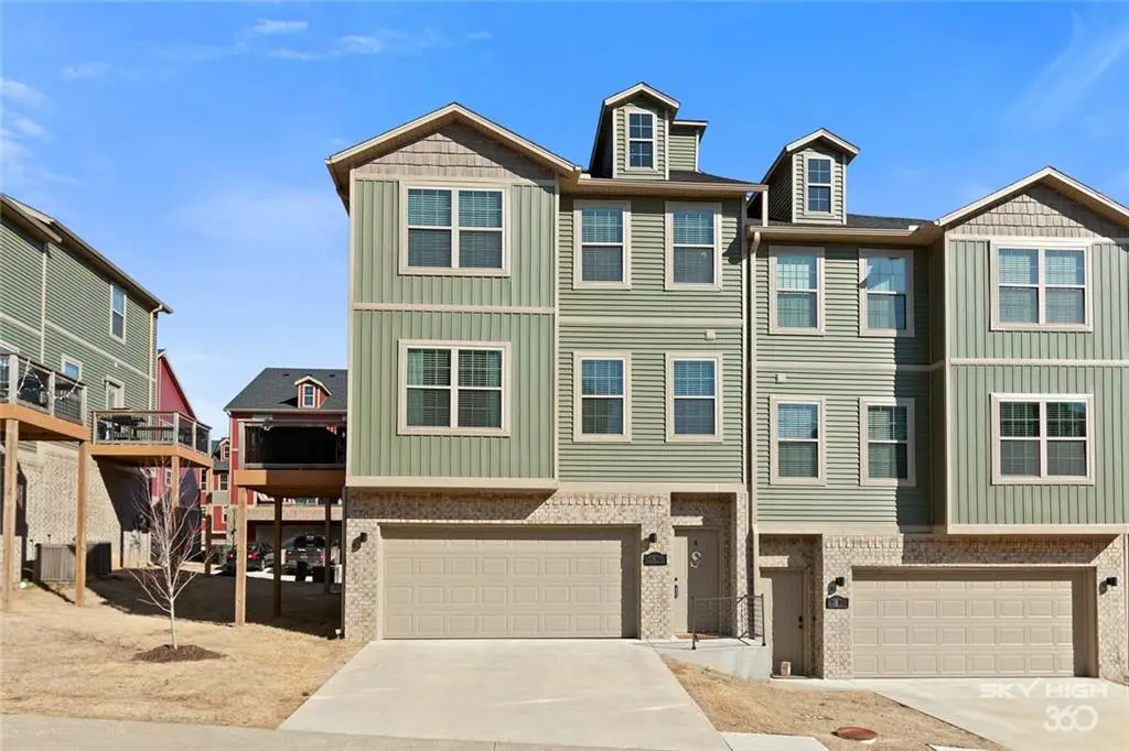 2810 W Auburn Drive, Fayetteville, AR 72704 - #1