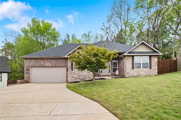 5097 W Ridgebury Place, Fayetteville, AR 72704