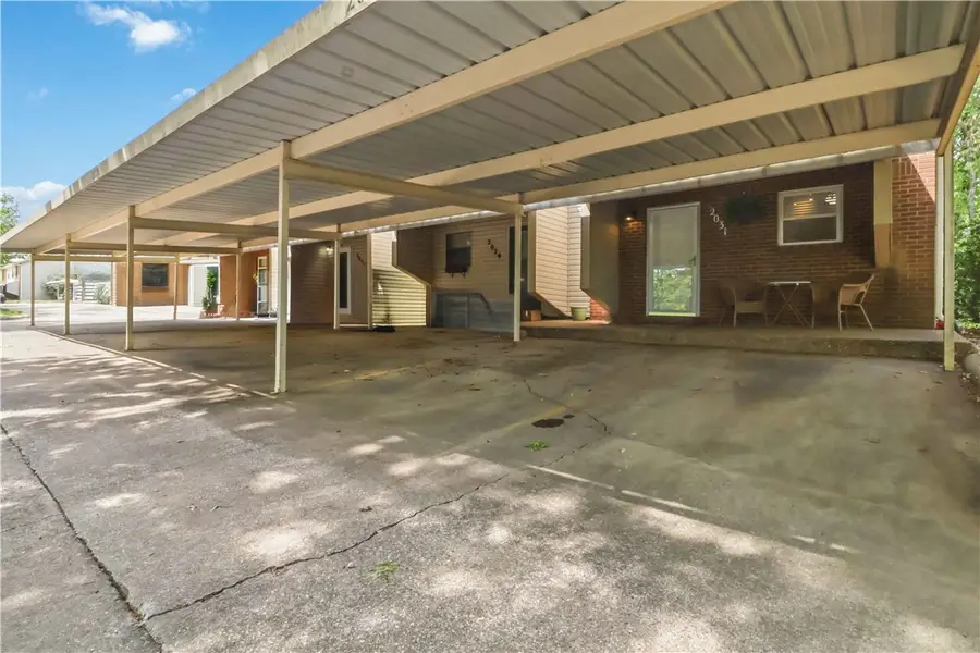 2031 N East Oaks Drive, Fayetteville, AR 72703 - #2