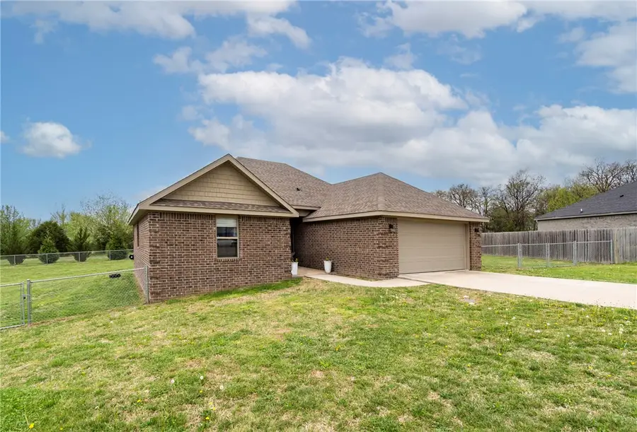 913 Windsor Court, Gentry, AR 72734 - #2