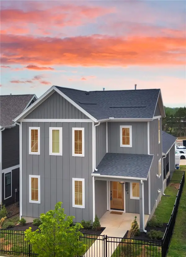 2058 E Little Crew Drive, Fayetteville, AR 72703