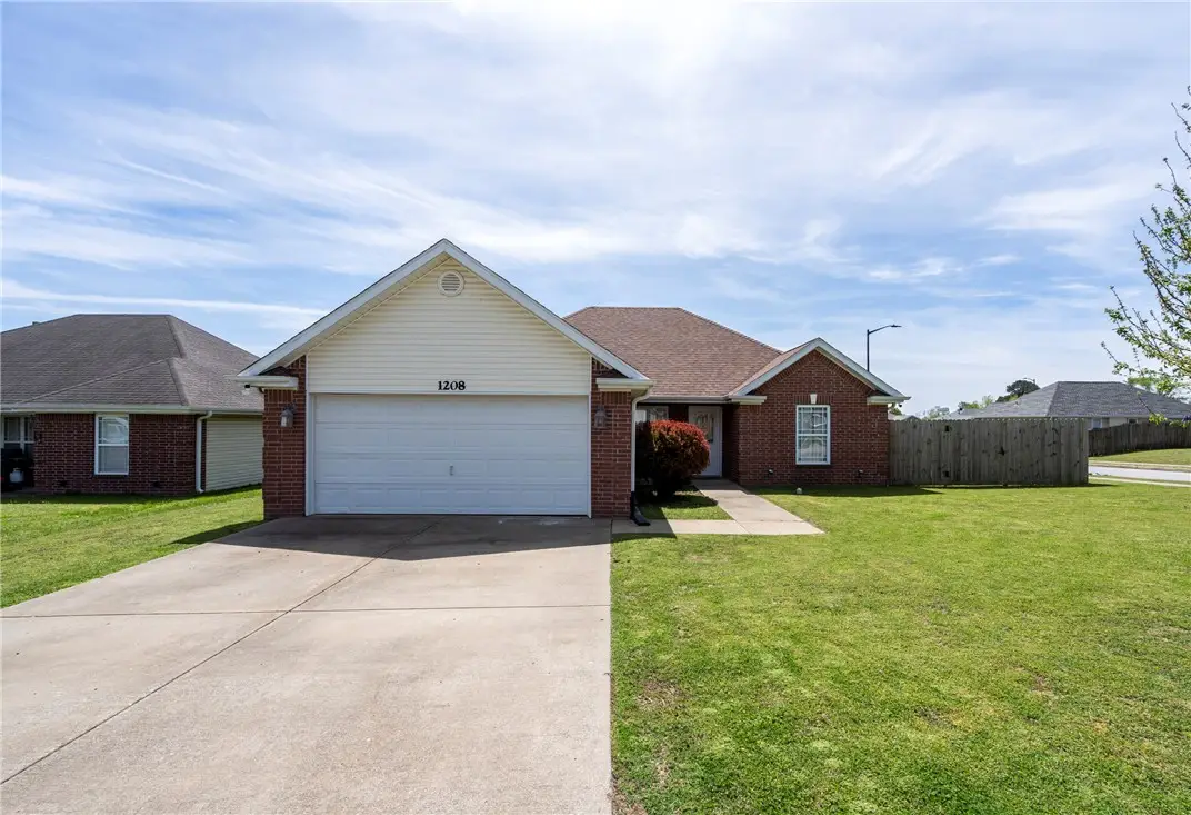 1208 E Ken Leach, Siloam Springs, AR 72761 - #1