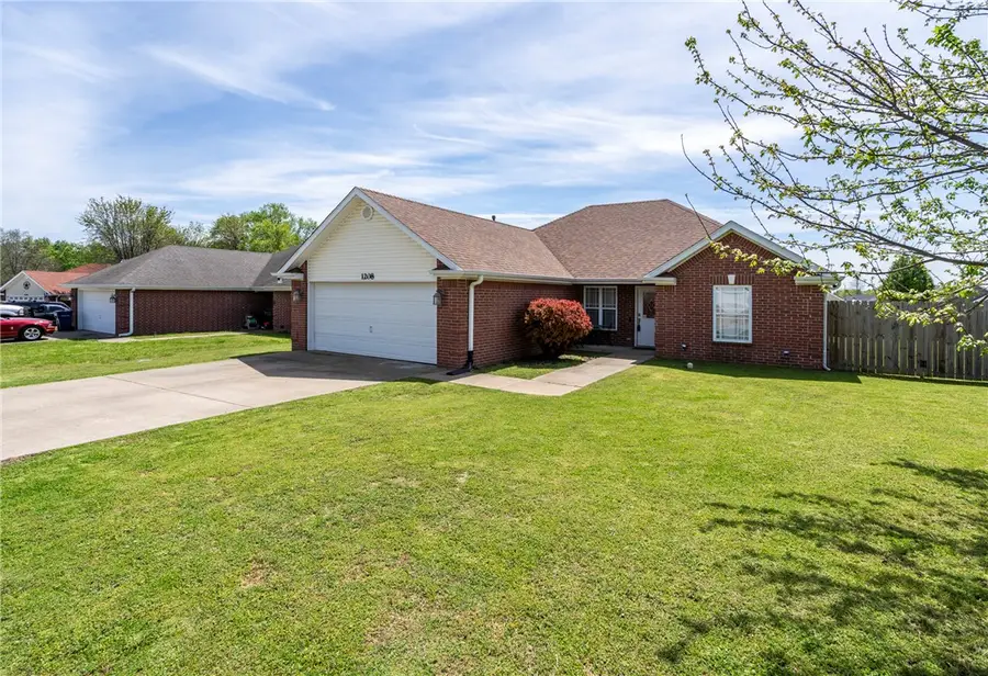 1208 E Ken Leach, Siloam Springs, AR 72761 - #2