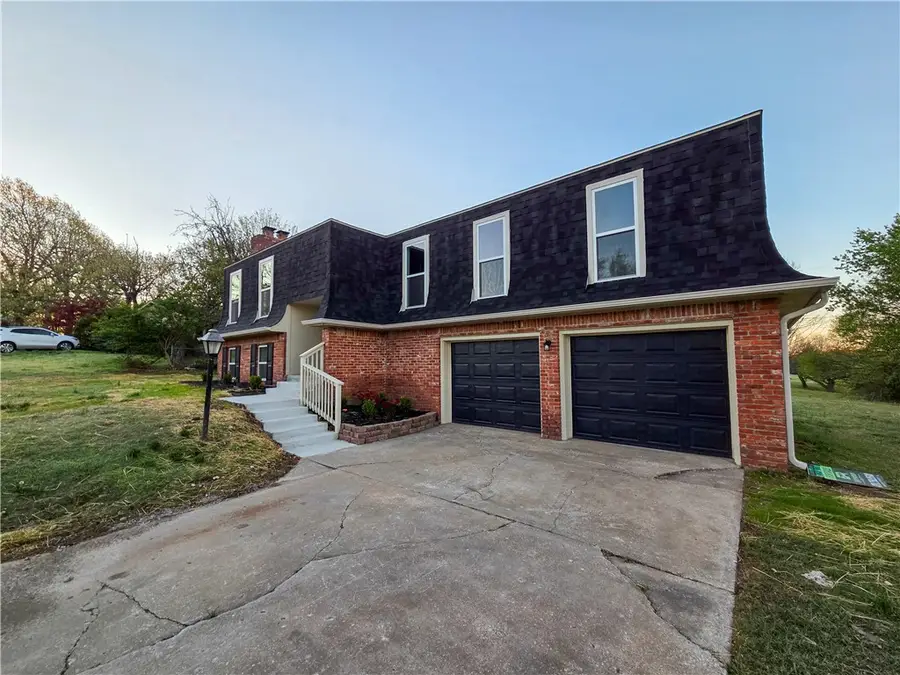 1703 Arapaho Avenue, Springdale, AR 72764 - #3