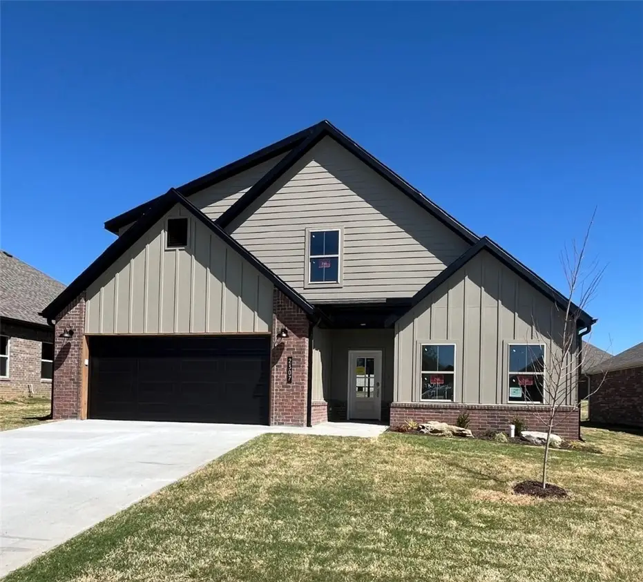 2307 N Lexington Street, Siloam Springs, AR 72761 - #1