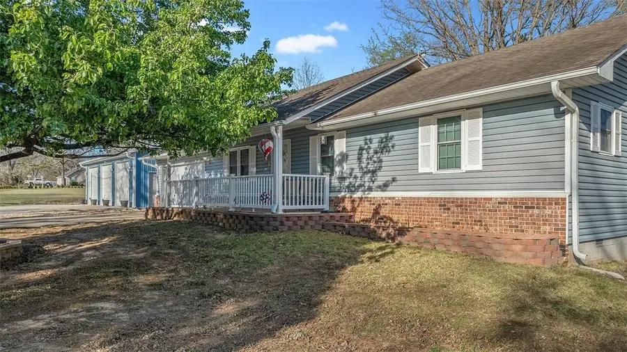 724 8th Avenue, Gravette, AR 72736 - #3