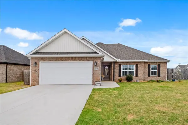924 Laux Lane, Pea Ridge, AR 72751