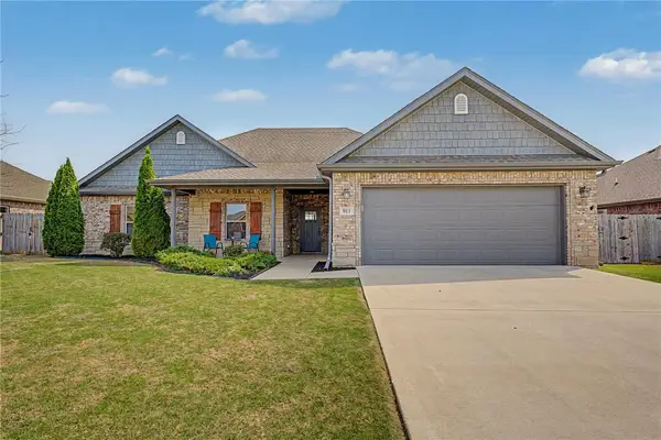 911 Hancock Street, Prairie Grove, AR 72753