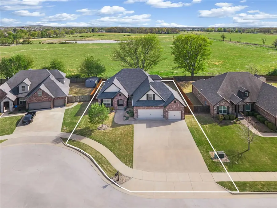 4608 W Waters Edge Drive, Rogers, AR 72758 - #2