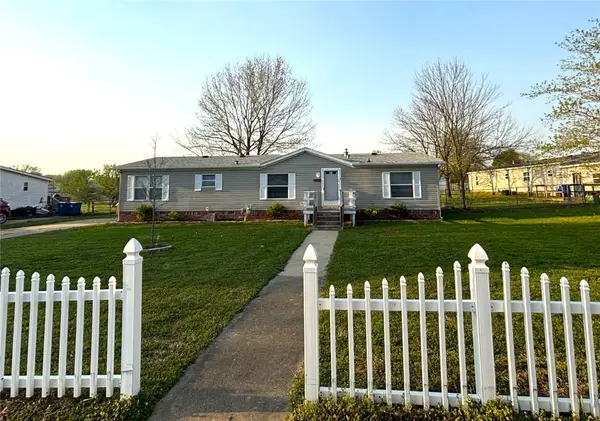 2304 John Montgomery Circle, Pea Ridge, AR 72751