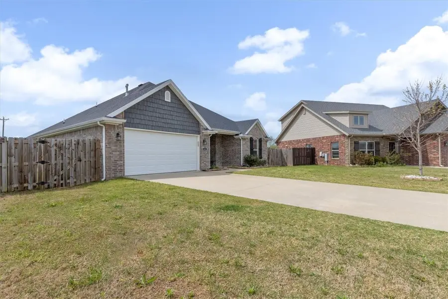 611 Holly Street, Centerton, AR 72719 - #2