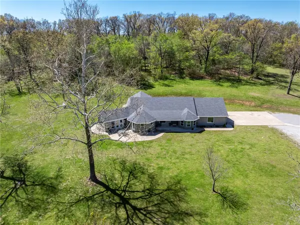 23001 Honey Creek Road, Sulphur Springs, AR 72768