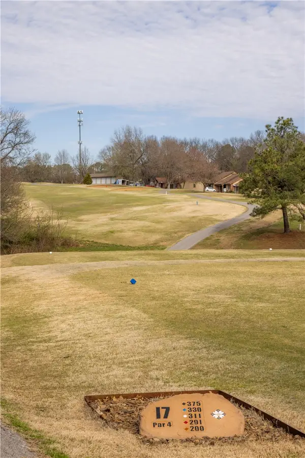 29 Eleanor Lane, Bella Vista, AR 72714