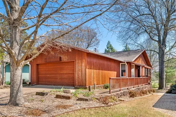 3444 N Greenbriar Drive, Fayetteville, AR 72703