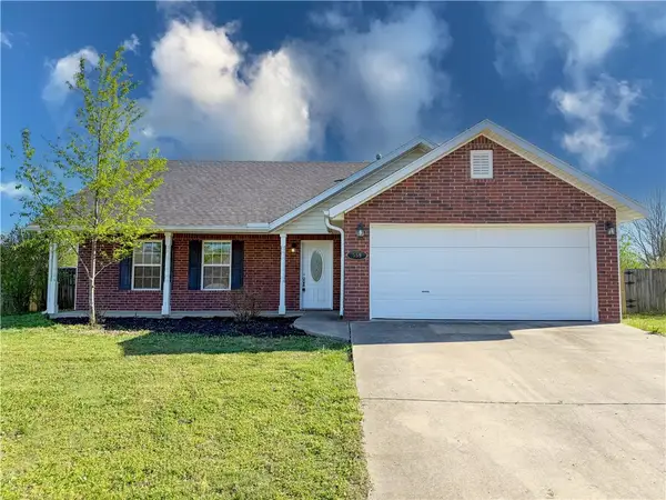 559 Elk Avenue, Elkins, AR 72727
