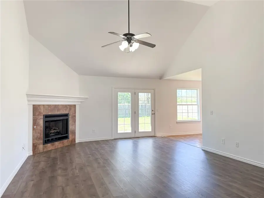 559 Elk Avenue, Elkins, AR 72727 - #3