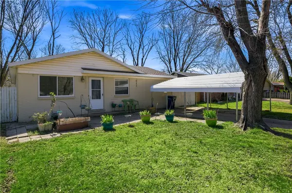 920 W Granite Street, Siloam Springs, AR 72761