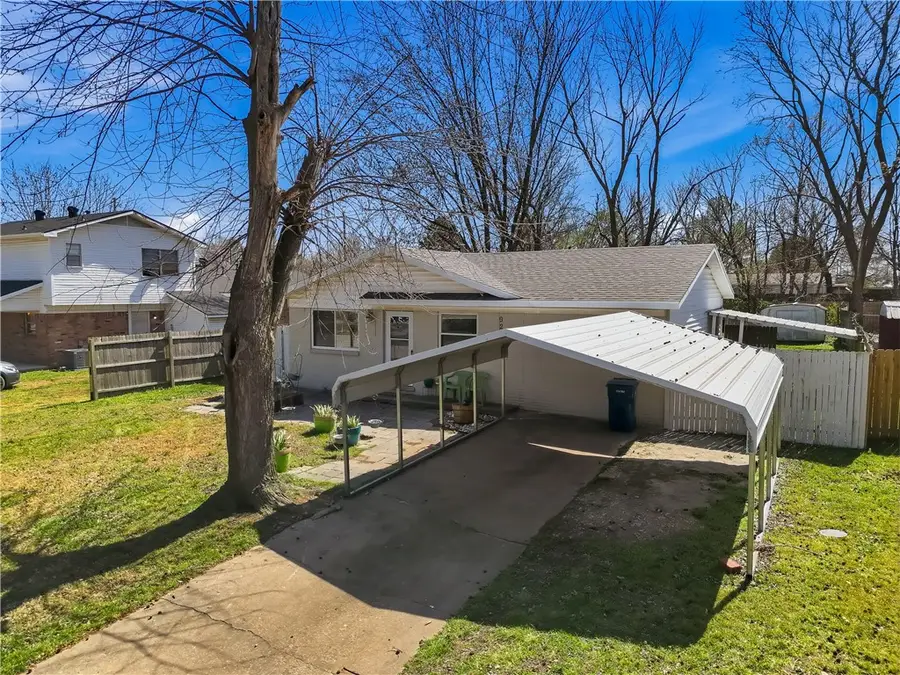 920 W Granite Street, Siloam Springs, AR 72761 - #3