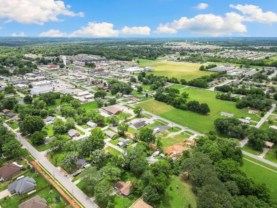 000 N Curtis Avenue, Pea Ridge, AR 72751 - #3