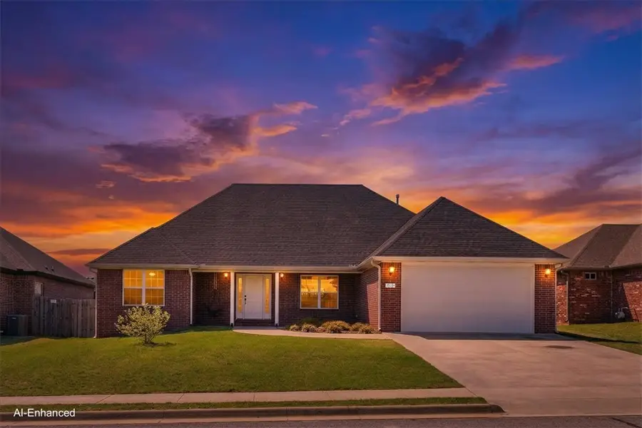 204 Monroe Street, Centerton, AR 72719 - #2