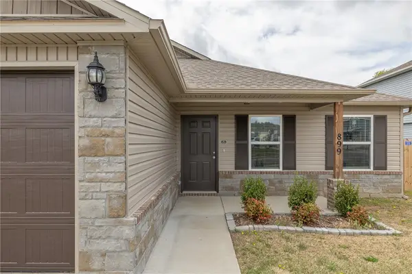 899 Sparrow, Fayetteville, AR 72701