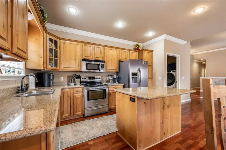 6 Chaucer Drive, Bella Vista, AR 72714 - #3