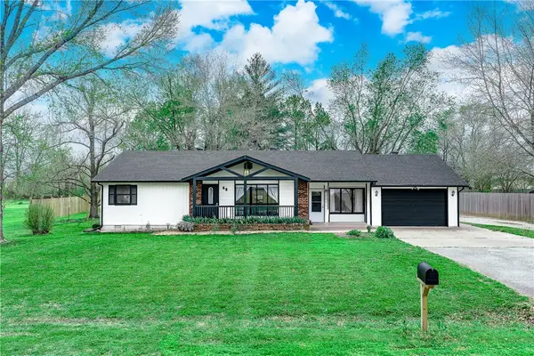 48 E Meadowbrook Circle #1, Bentonville, AR 72712