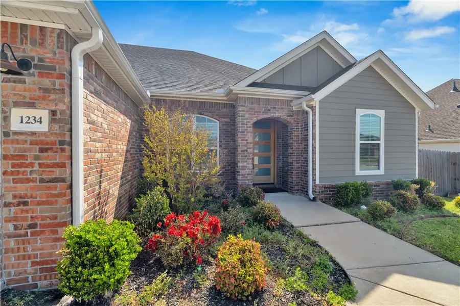 1234 Cassia Street, Tontitown, AR 72762 - #2