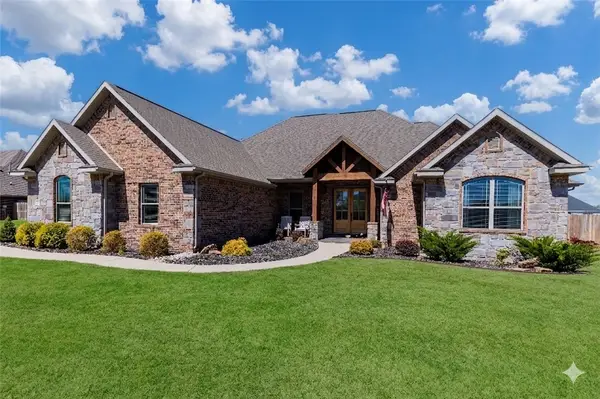 426 Eagle Ridge Drive, Farmington, AR 72730