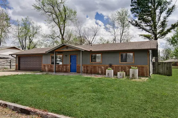 610 SE 10th Street, Bentonville, AR 72712