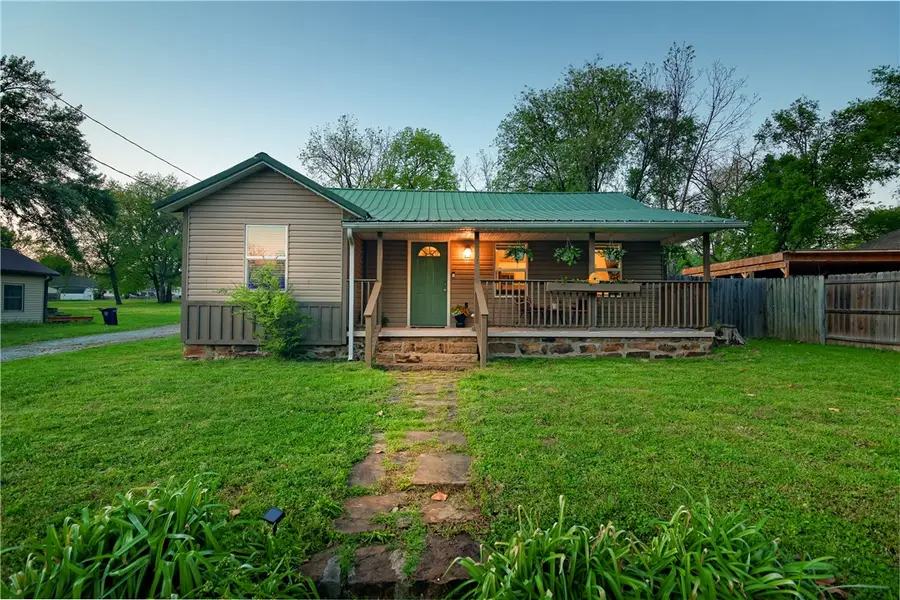 206 W Parks Street, Prairie Grove, AR 72753 - #2